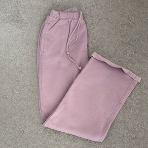 SKIMS Cotton Fleece Straight Leg Fleece
Color: Dusk
